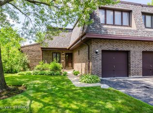 4220 Triumvera Dr, Glenview, IL 60025