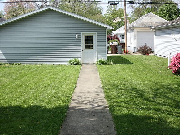 3rd image of 623 6th St