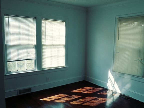 5th image of 705 Elwell Ave