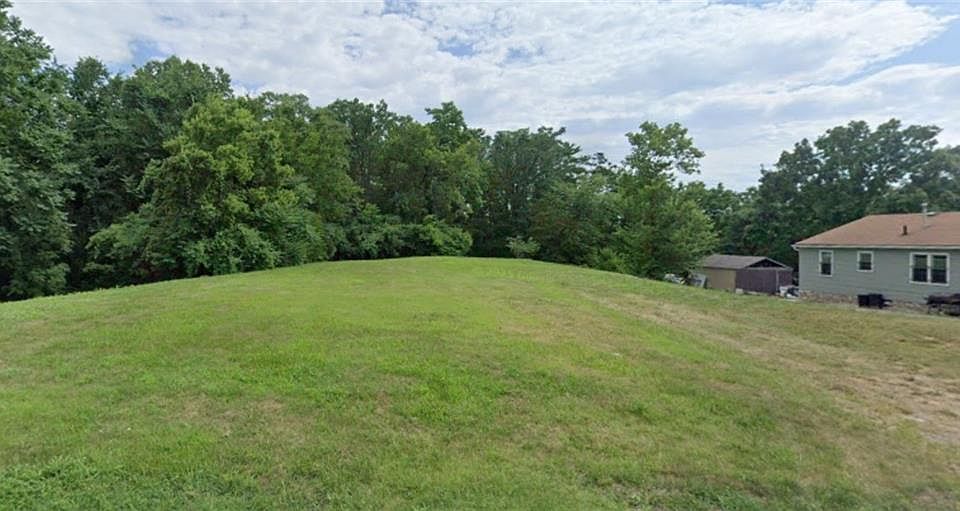 1st image of 1725 Greeley Ave
