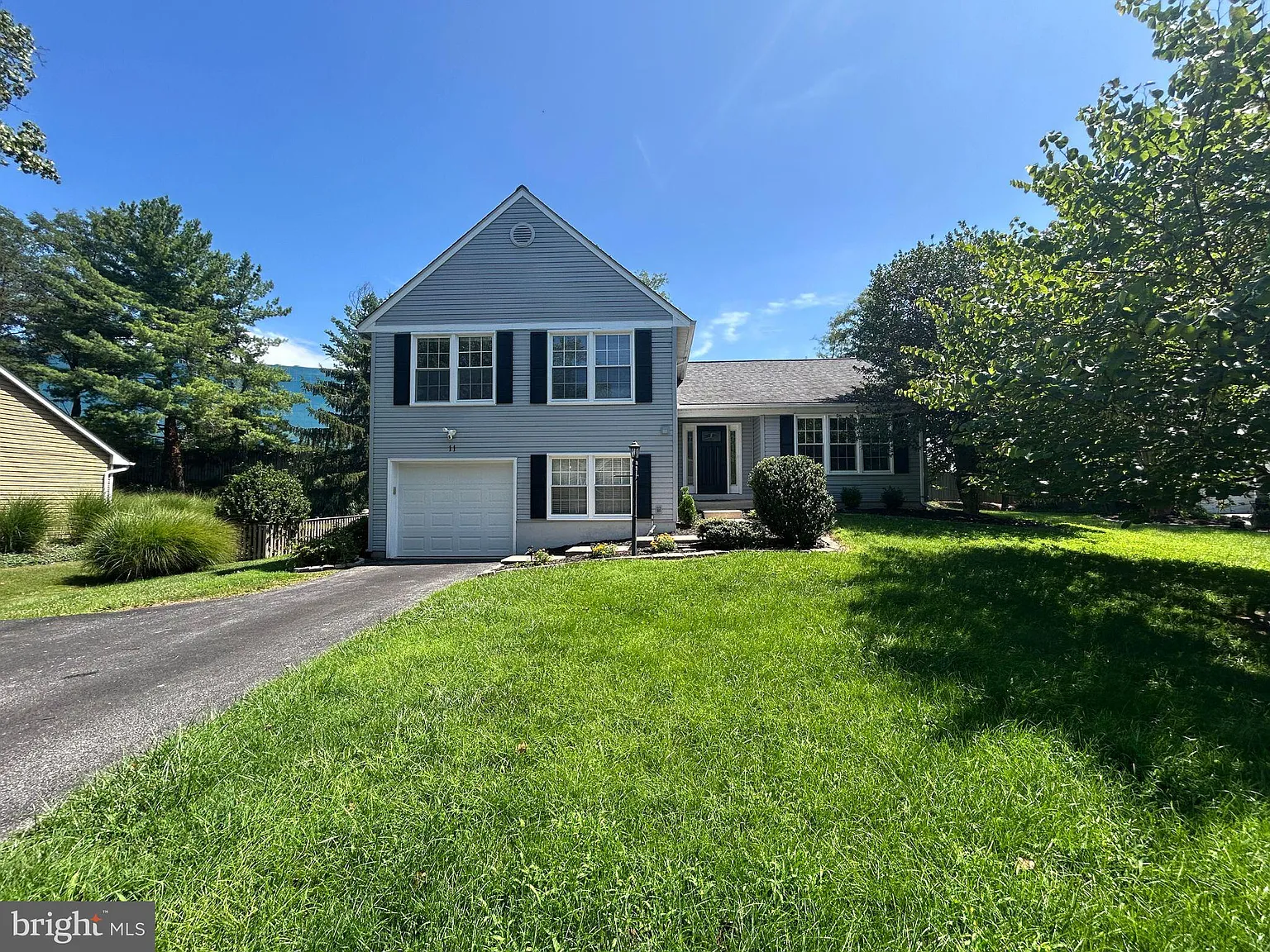 3 bed, 2.5 bath, 2148 sqft, $3,800 — Photo 1