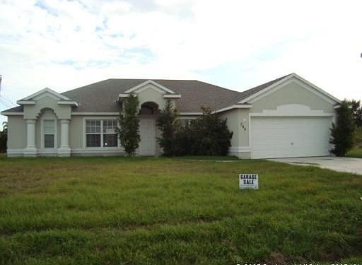 1st image of 784 SW Tulip Blvd