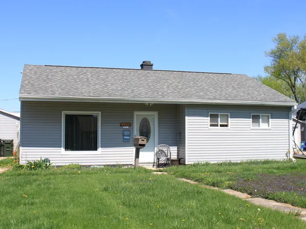 1110 Harvey Dr, Sterling, IL 61081