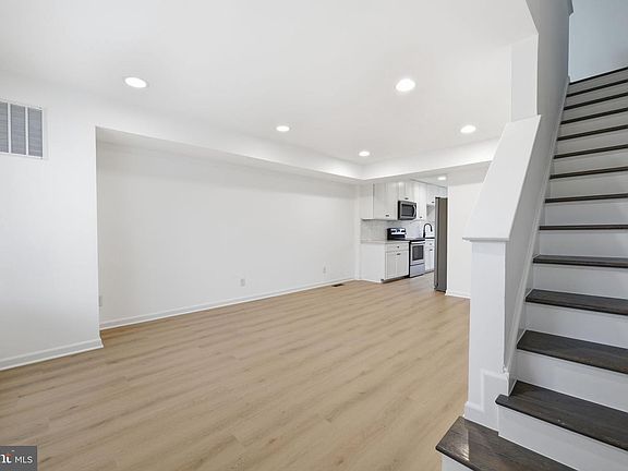 2nd image of 2242 16th St NE