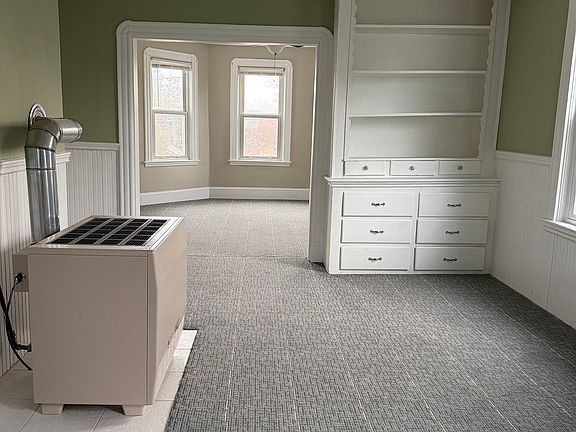 3rd image of 25 Newbury Ave APT 2