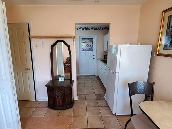 5th image of 8529 Bumford Ave