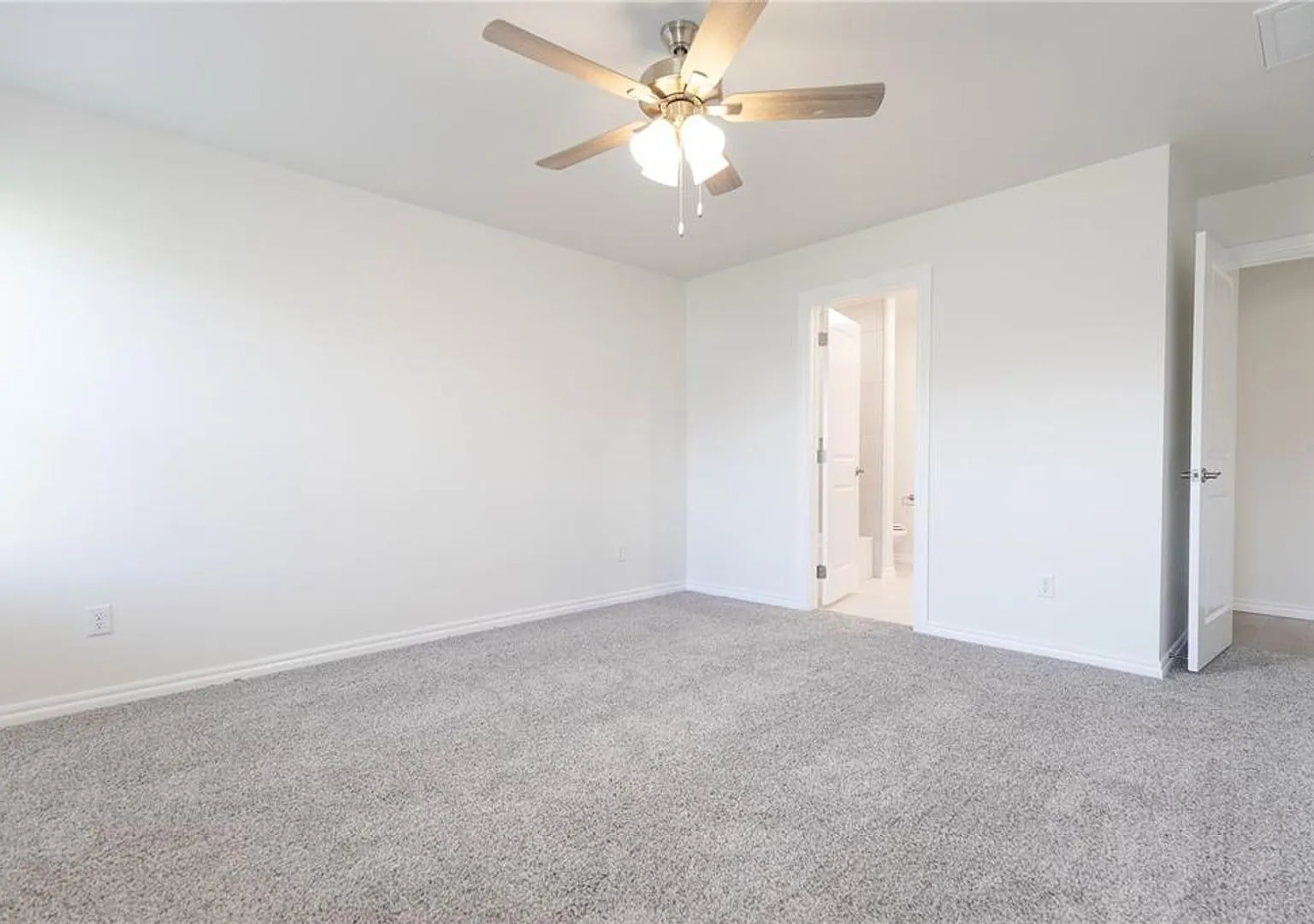 Brand New 4 Bedroom 2 Bath Home in Mustang Schools — Photo 4