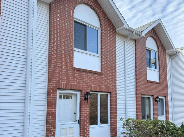 585 Park Road #12-10, Waterbury, CT 06708