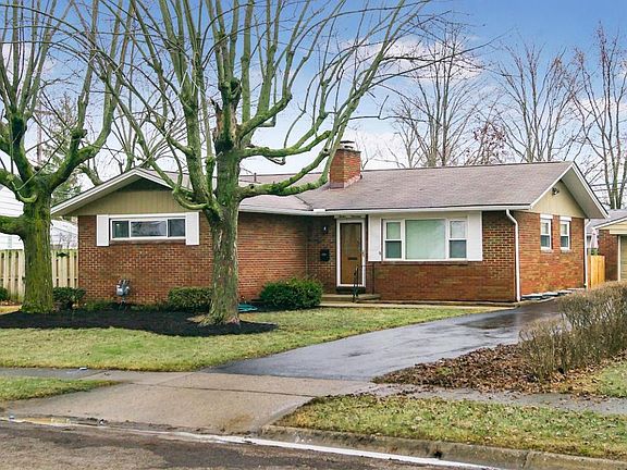 4th image of 1214 Carrousel Dr E