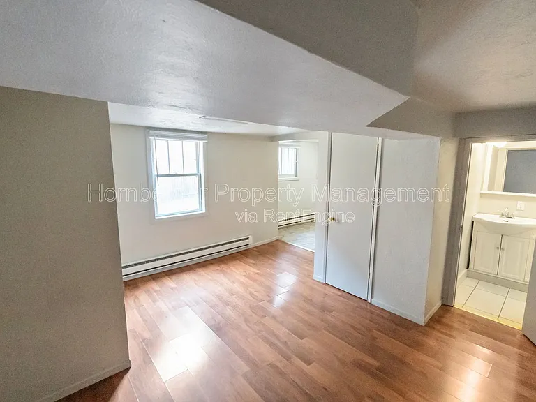 1108 W 12th Ave #4 — Photo 2