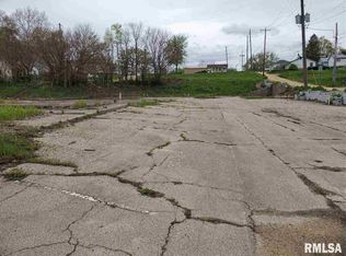 1616 Camanche Ave, Clinton, IA 52732