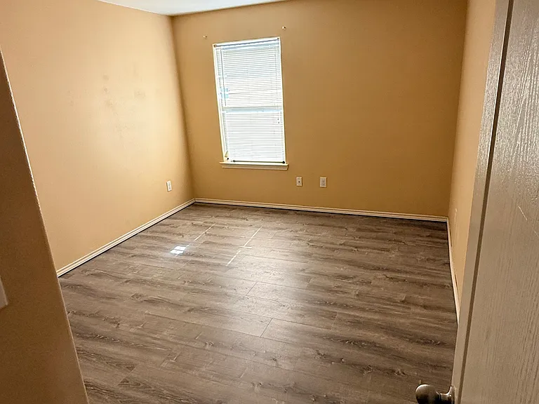 4405 Thunderbird Ave — Photo 108