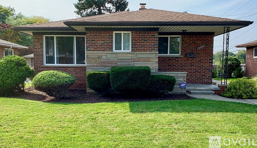 1st image of 13585 Dixie Ave