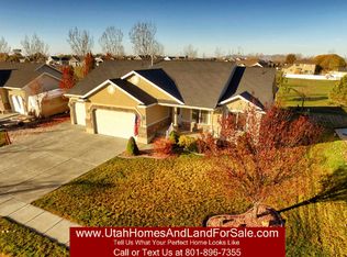 3433 N 2575 W, Farr West, UT 84404