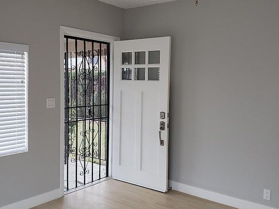 3rd image of 226 S Ditman Ave