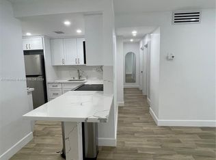 8609 SW 68th Ct APT 24, Pinecrest, FL 33156