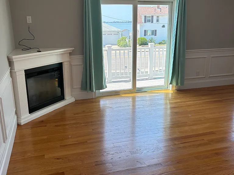 713 Sea St #1 — Photo 5