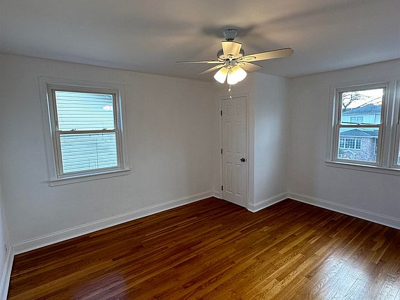 4th image of 138 Hendel Ave #2