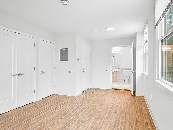 5th image of 2 Midland Pl #205