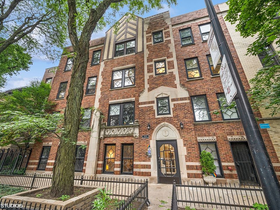 1st image of 2124 N Hudson Ave APT 301