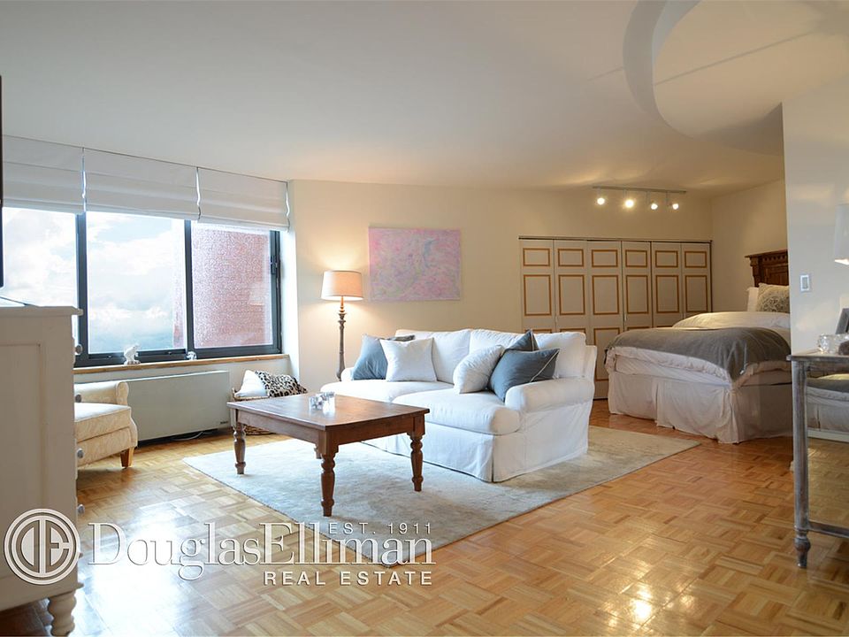 1st image of 155 W 70th St #Penthouse 4d