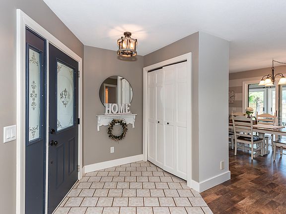 4th image of 11814 Nickels Dr NW