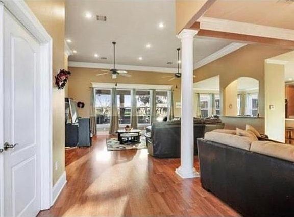 2nd image of 285 River Dr