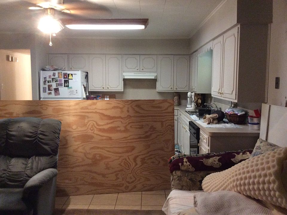 2nd image of 924 Melanie Dr