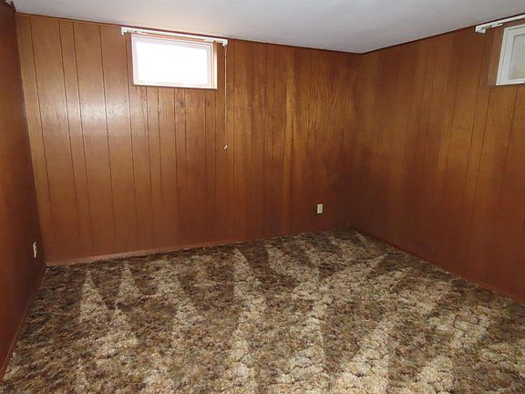 3rd image of 5701 Newton St