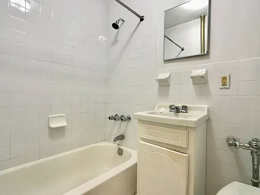 Rented by Sovereign Associates | media 10