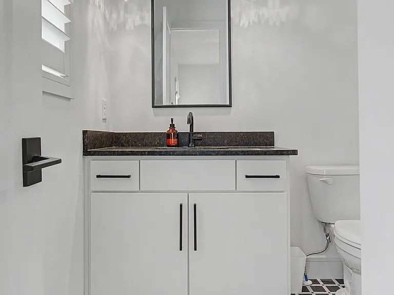 1109 Bate Ave #2 — Photo 21