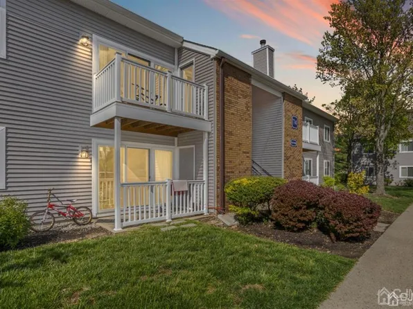 7408 Tamarron Dr, Plainsboro, NJ 08536