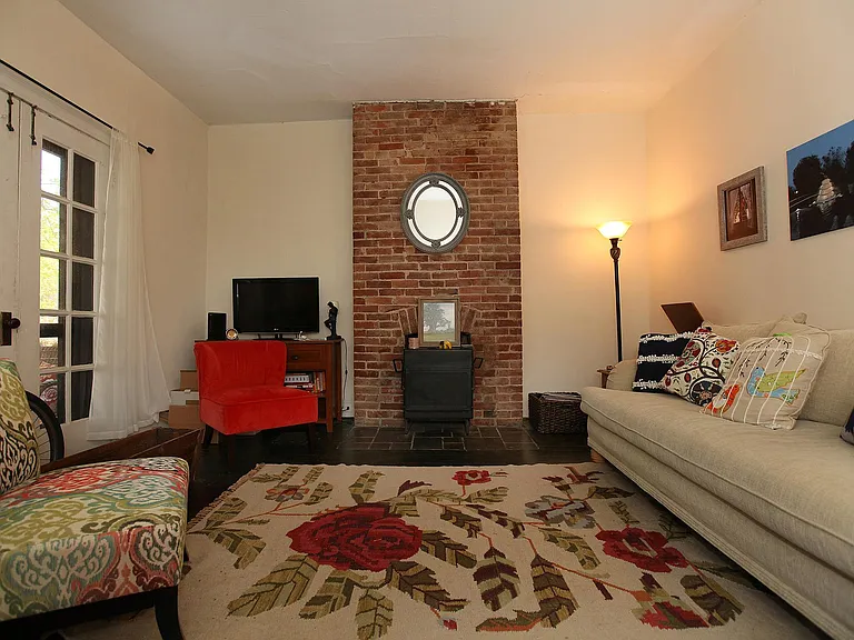 living room previous tenant