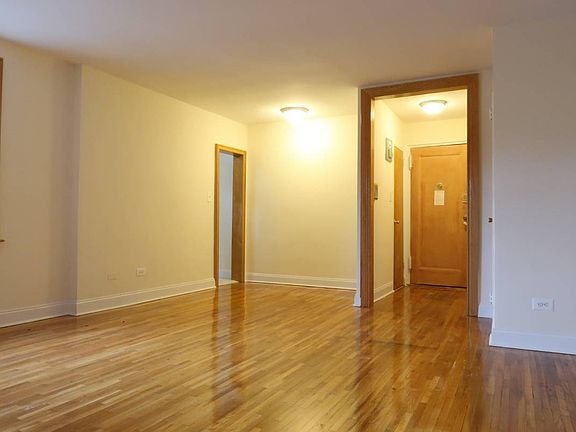 3rd image of 2076 20th Ln APT 3C