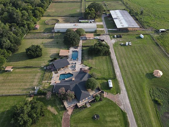 4th image of 1226 County Road 45