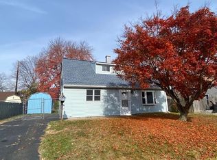 612 Benton Ln, Morrisville, PA 19067