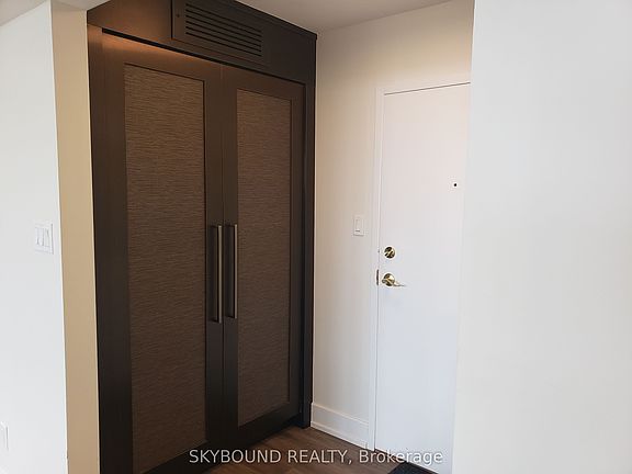 5th image of 1360 Rathburn Rd E #1705