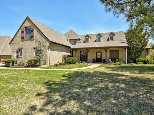 3200 Balmoral Dr, Edmond, OK 73034