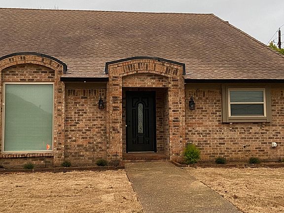 2nd image of 301 Top Hill Dr