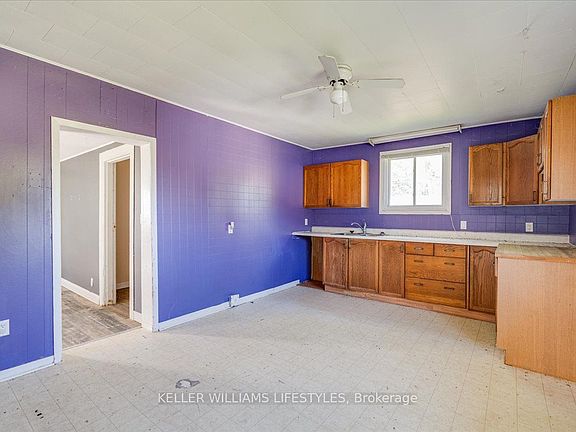 5th image of 6079 Longwoods Rd