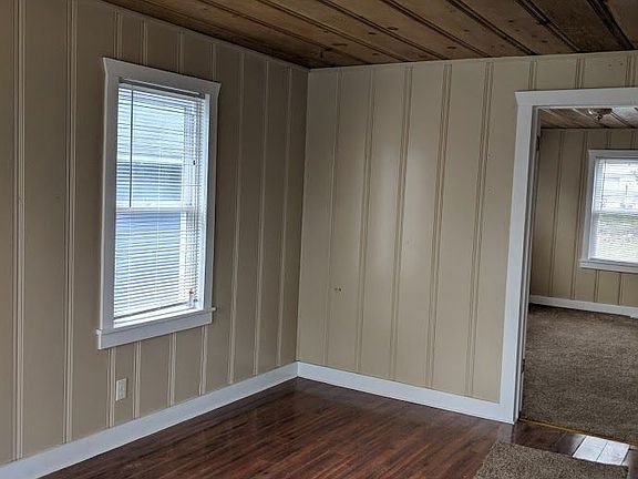 3rd image of 285 Recreation Ave