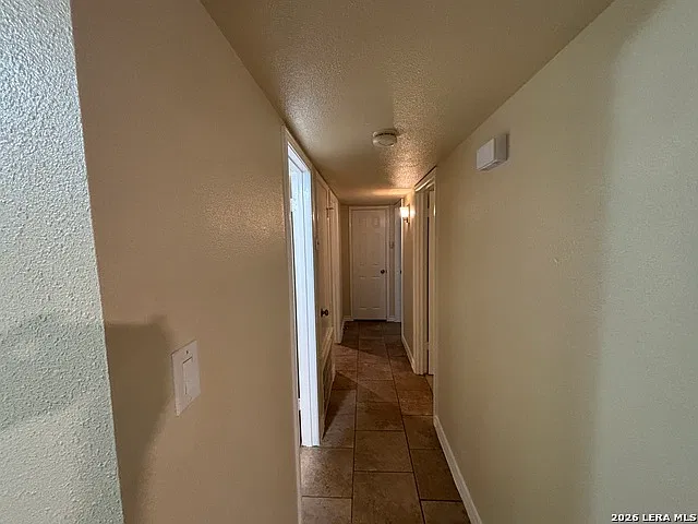 3 bed, 2.0 bath, 1164 sqft, $1,600 — Photo 4
