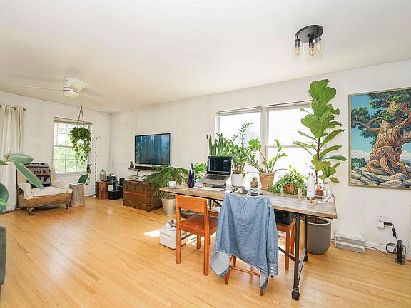 3rd image of 203 Halladay St Floor 1