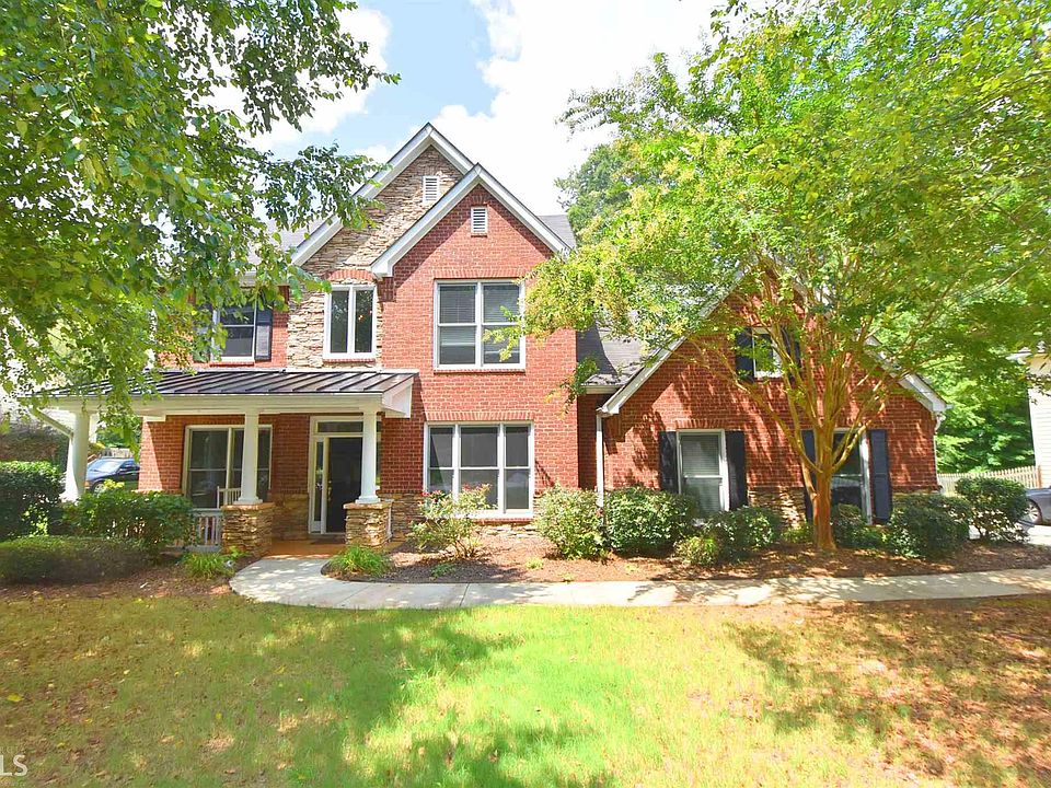 1st image of 400 Lake Forest Dr