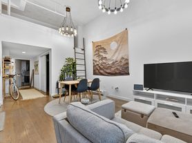 44 Berry St, Brooklyn, NY