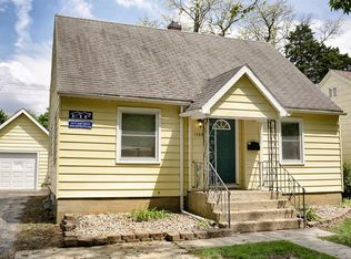 1709 11th St, Charleston, IL 61920