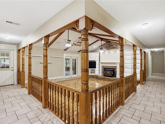 5th image of 19016 Wildoak Ln