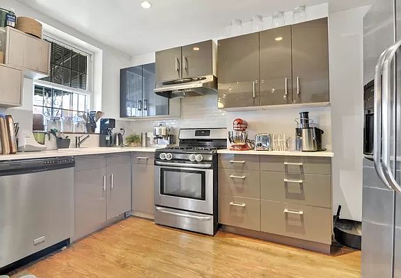 5th image of 20-72 28th St