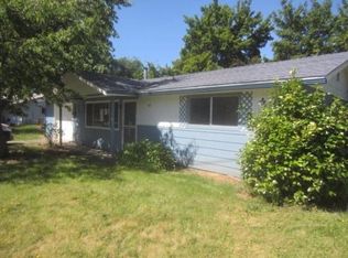 1102 SW Juniper Dr, Grants Pass, OR 97526