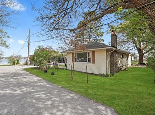124 Roosevelt Ave, Wauconda, IL